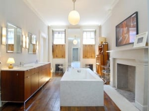 Julianne Moore's bathroom design is rectangular with straight lines to give a clean and elegant look.